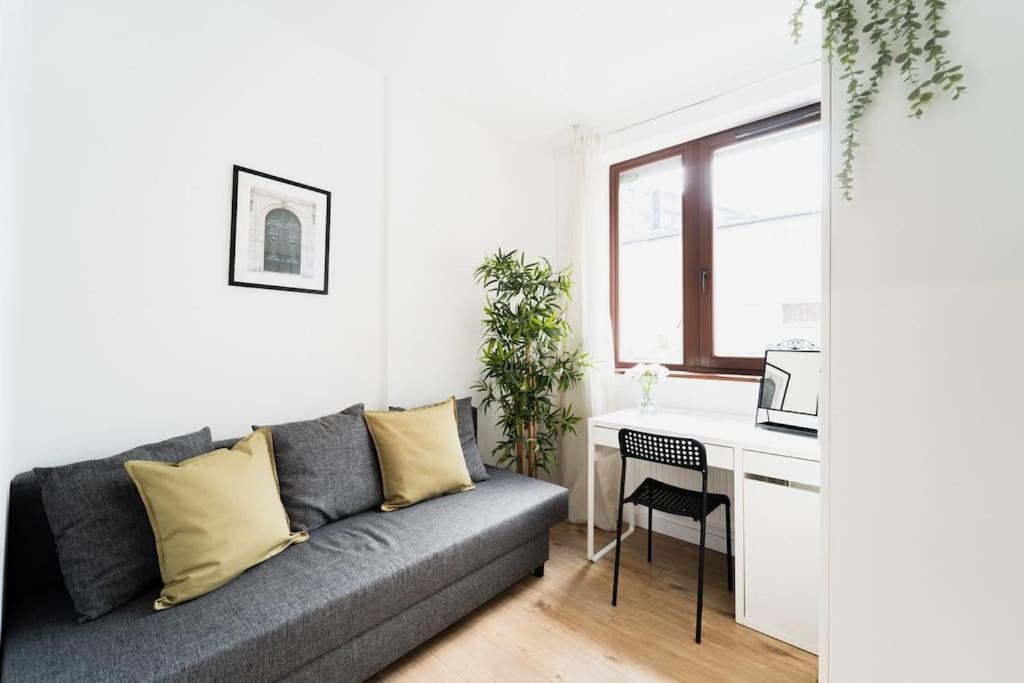 City Center - 3 Rooms - New Building - Private Parking Place - Garage Wrocław Extérieur photo