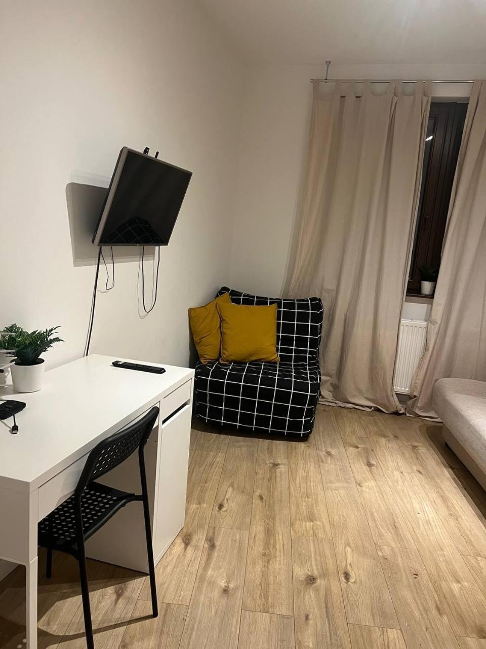 City Center - 3 Rooms - New Building - Private Parking Place - Garage Wrocław Extérieur photo