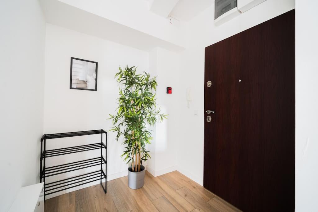City Center - 3 Rooms - New Building - Private Parking Place - Garage Wrocław Extérieur photo